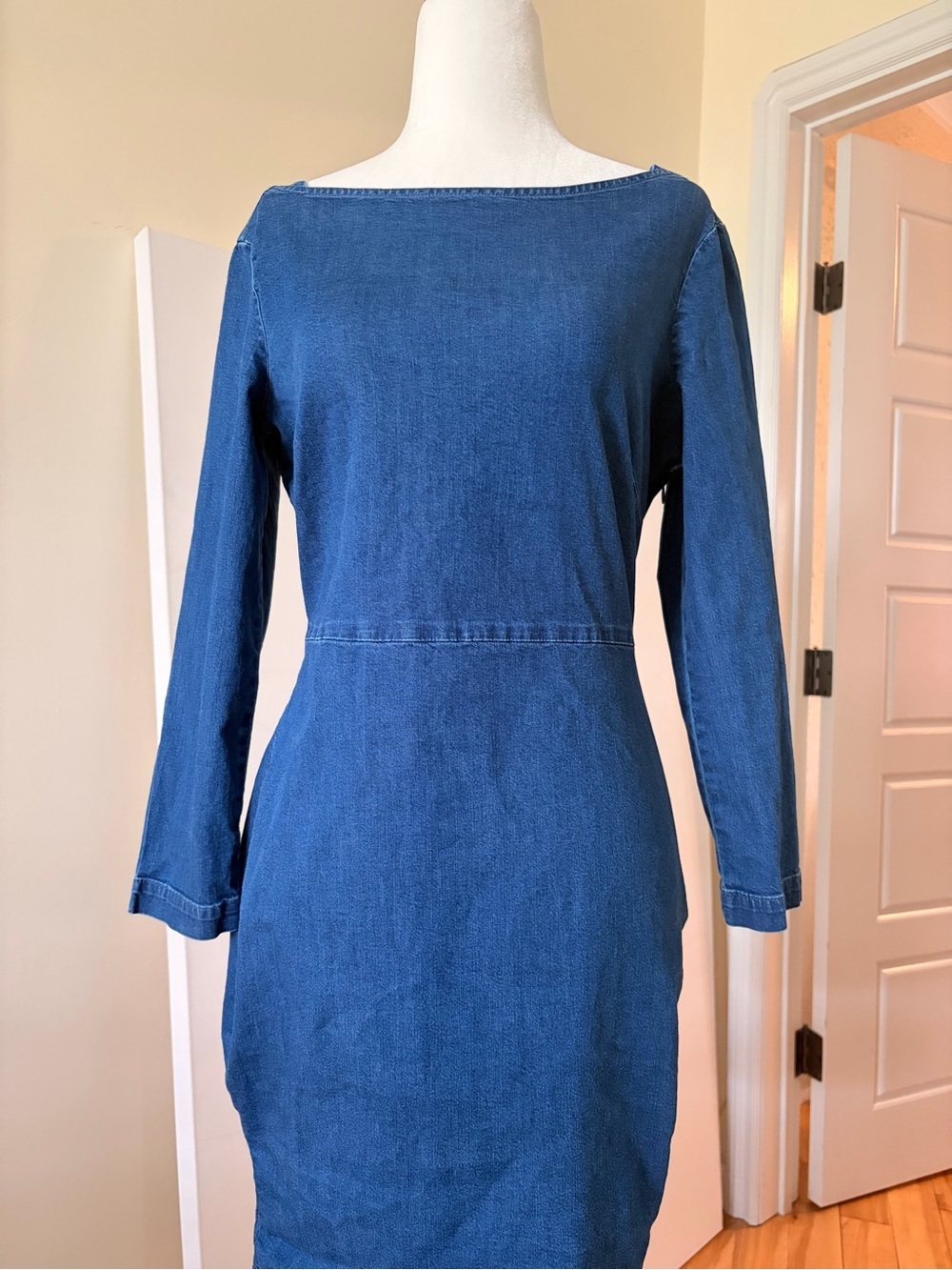 🌸 3/$50: Wilfred Free Blue Denim Boatneck Women Dress